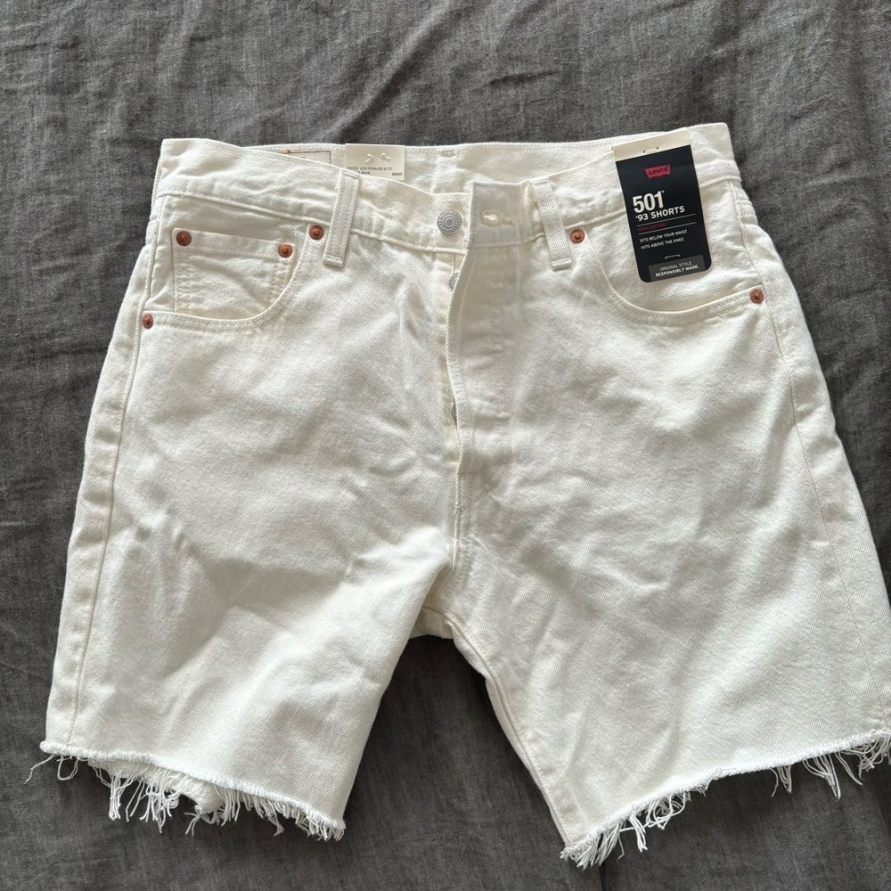 Cream Levi’s 501 Shorts